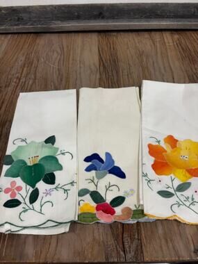 Set of 3 Vintage Floral Applique Kitchen Imperial Elegance Towels Cottage Cotton
